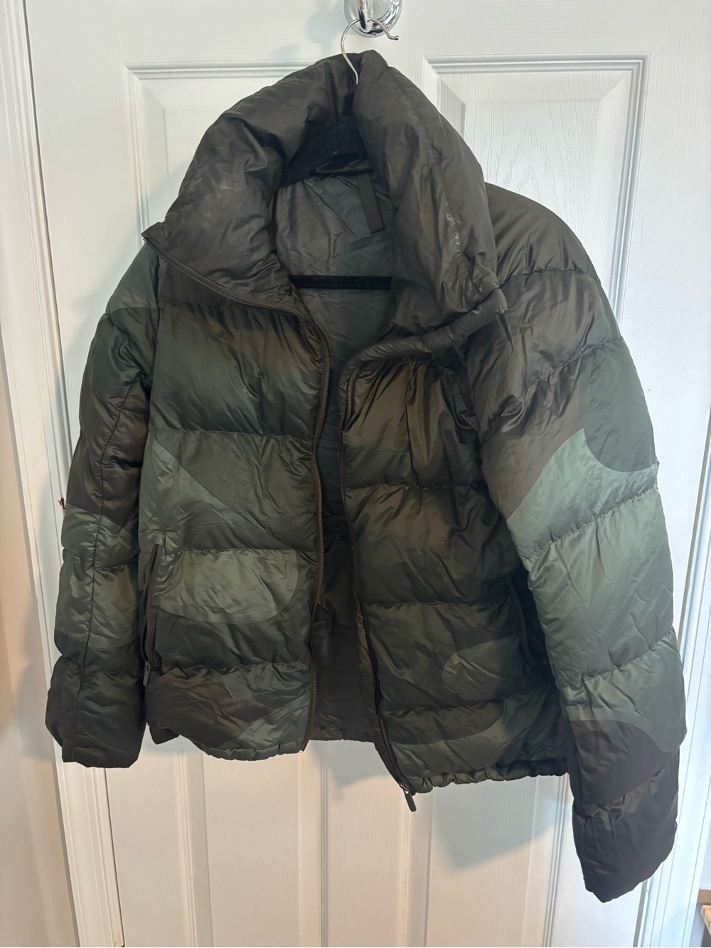 Lululemon Olive Green Puffer Jacket - Lightweight Winter Coat